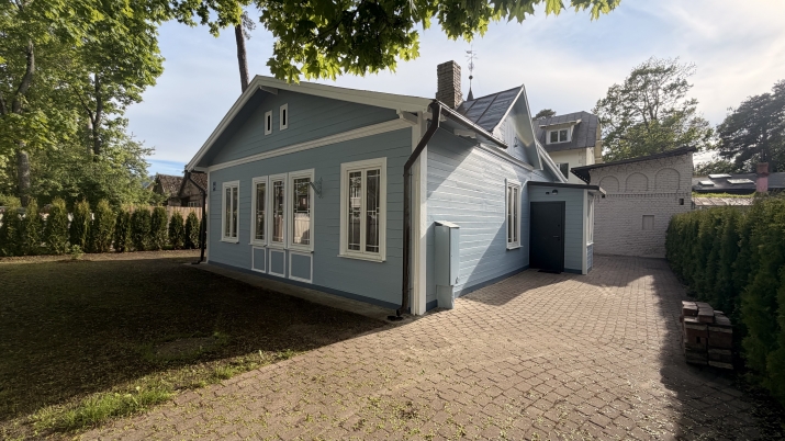 Sludinājumi. Pārdod vienstāvu māju ar zemi Jūrmalas sirdī, Majoros.  + Mājas platība; + Zemes gabala platība 400 Cena: 259000 EUR Foto #1