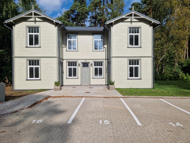 Sludinājumi. Piedāvājumā mūsdienīgs 2 guļamistabu dzīvoklis ar pilnu apdari renovētā projektā Jūrmalas Priežu Cena: 160000 EUR Foto #1