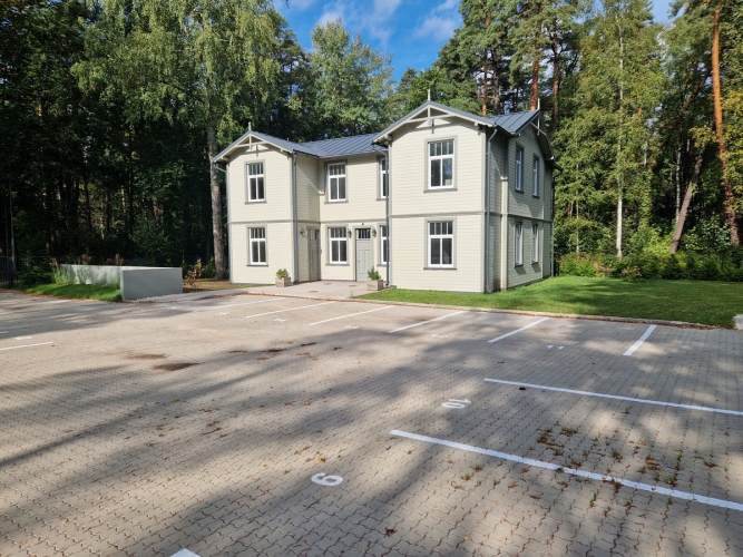 Sludinājumi. Piedāvājumā mūsdienīgs 2 guļamistabu dzīvoklis ar pilnu apdari renovētā projektā Jūrmalas Priežu Cena: 160000 EUR Foto #2