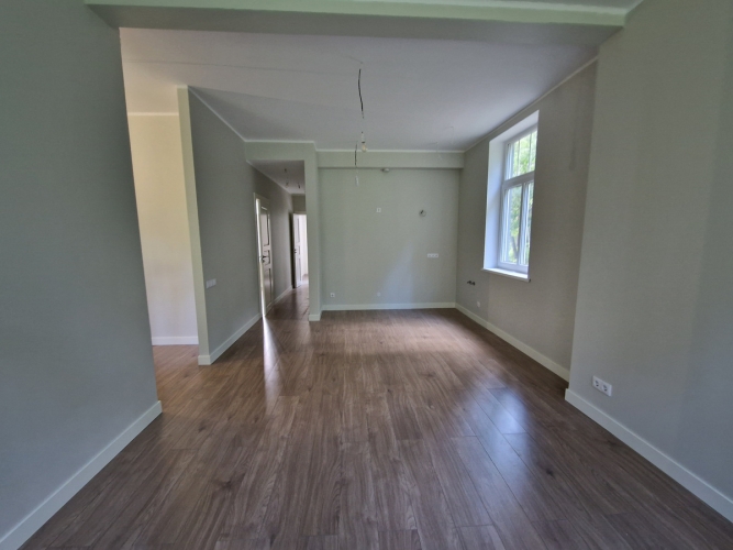 Sludinājumi. Piedāvājumā mūsdienīgs 2 guļamistabu dzīvoklis ar pilnu apdari renovētā projektā Jūrmalas Priežu Cena: 160000 EUR Foto #9