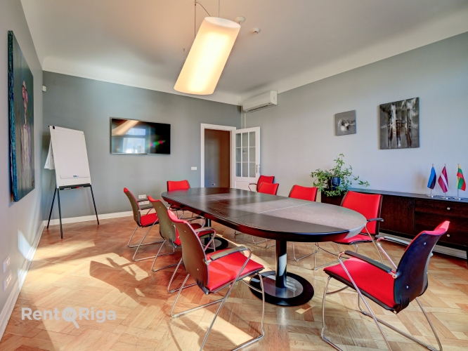 Sludinājumi. No maija beigām tiek piedāvāts ērts un funkcionāli dizainisks birojs. Tā kopējā platība 163.73 m2. Cena: 1907 EUR/mēn Foto #7