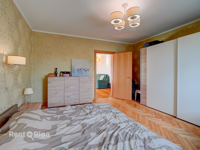 Sludinājumi. Tiek piedāvāta plaša un funkcionāla privātmāja Ogre ar lielu zemes gabalu. Īpašums izceļas ar Cena: 232000 EUR Foto #7