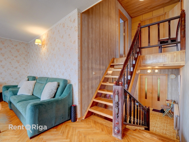Sludinājumi. Tiek piedāvāta plaša un funkcionāla privātmāja Ogre ar lielu zemes gabalu. Īpašums izceļas ar Cena: 232000 EUR Foto #2