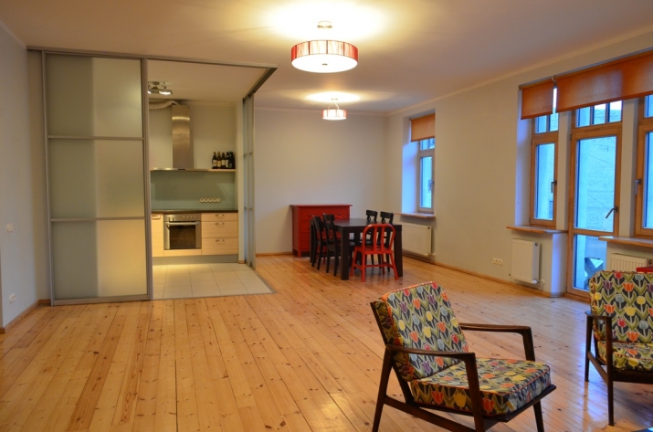 Объявление. A spacious and bright 3-room apartment in the center of Riga is for sale. The apartment is quiet, Цена: 235000 EUR Foto #4