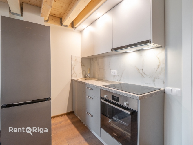 Sludinājumi. Pieejams unikāls lofta tipa dzīvoklis jaunajā projektā Katolu ielā 11  ar augstvērtīgu remontu, Cena: 850 EUR/mēn Foto #1