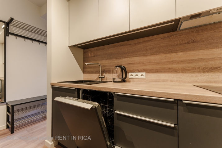 Объявление. Pārdošana moderns studio tipa dzīvoklis Klusajā centrā!  Klusais centrs ir iemīlēta rīdzinieku Цена: 98400 EUR Foto #3
