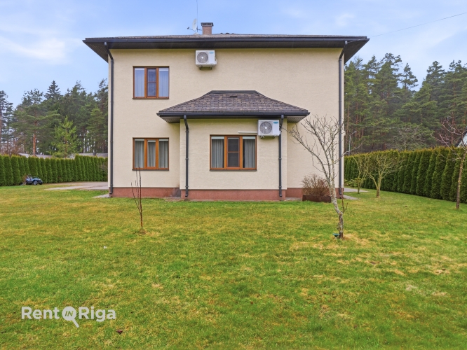 Sludinājumi. Izīrē privātmāju ar plašu dārza teritoriju!  Ideāla vieta gan mierīgai ikdienas dzīvei, gan viesu Cena: 1800 EUR/mēn Foto #7