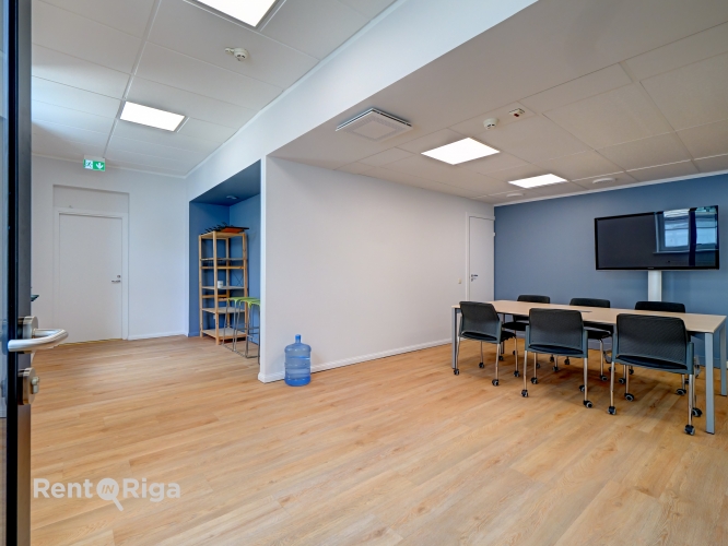 Объявление. Office premises in a well-maintained office building at 16 Meierovica Boulevard, just a one-minute Цена: 500 EUR/мес. Foto #4