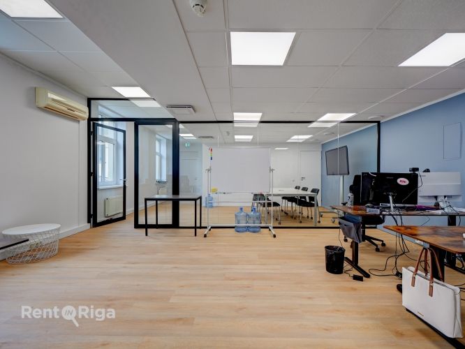 Объявление. Office premises in a well-maintained office building at 16 Meierovica Boulevard, just a one-minute Цена: 500 EUR/мес. Foto #3