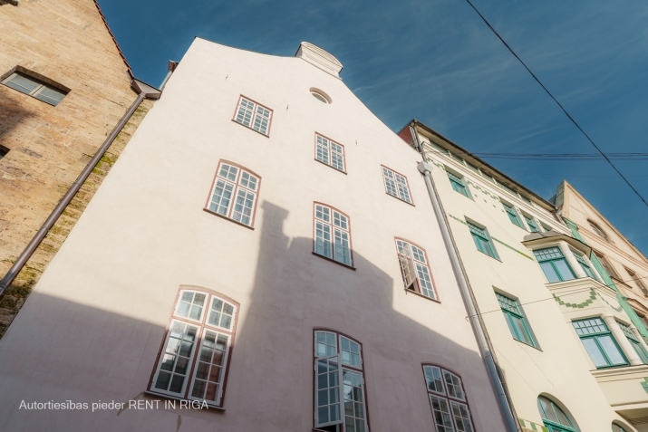 Объявление. Two office spaces in Old Riga.  The owner will renovate the premises, as well as replace the Цена: 296 EUR/мес. Foto #1