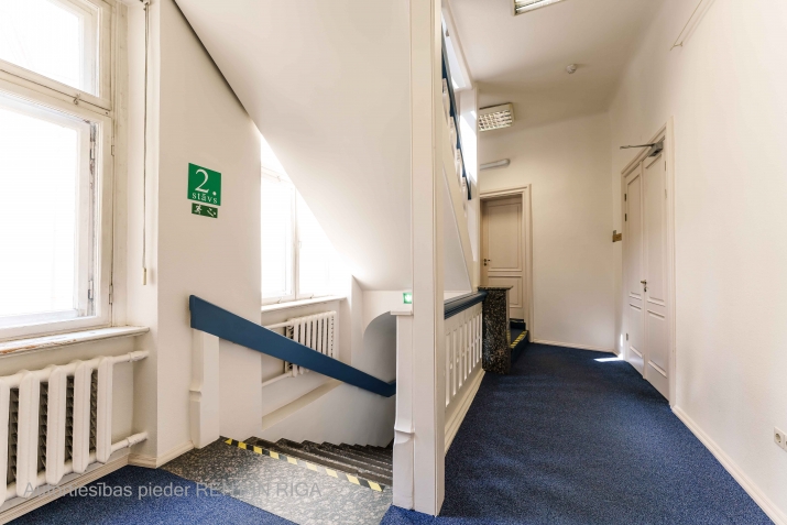 Объявление. Birojs ar savu WC un virtuvīti Vecrīgā.  Iznomā vienu lielu biroja telpu (28 kvm) plus priekštelpa, Цена: 288 EUR/мес. Foto #8
