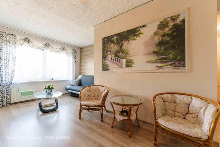 Объявление. Mājīgs studio tipa dzīvoklis Klusā rajonā.  Lieliska atrašanās vieta, pastaigas attālumā  veikali, Цена: 360 EUR/мес. Foto #2