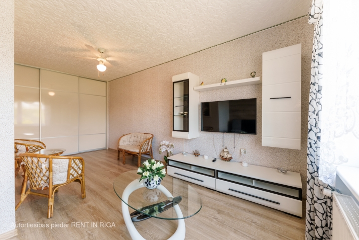 Объявление. Mājīgs studio tipa dzīvoklis Klusā rajonā.  Lieliska atrašanās vieta, pastaigas attālumā  veikali, Цена: 360 EUR/мес. Foto #4