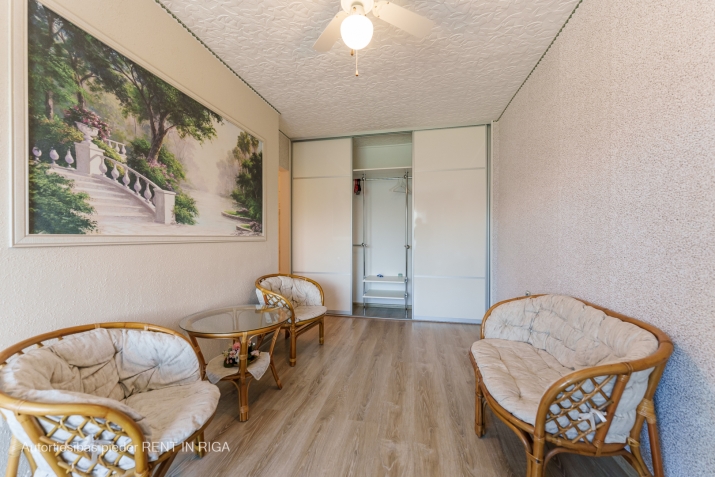 Объявление. Mājīgs studio tipa dzīvoklis Klusā rajonā.  Lieliska atrašanās vieta, pastaigas attālumā  veikali, Цена: 360 EUR/мес. Foto #5