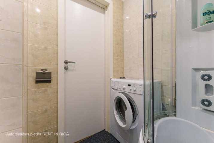 Объявление. Mājīgs studio tipa dzīvoklis Klusā rajonā.  Lieliska atrašanās vieta, pastaigas attālumā  veikali, Цена: 360 EUR/мес. Foto #9
