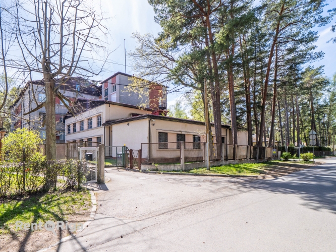 Sludinājumi. Kvalitatīva un fundamentāla ēka, kas lieliski piemērota senioru nama, medicīnas centra izveidei vai Cena: 628000 EUR Foto #3