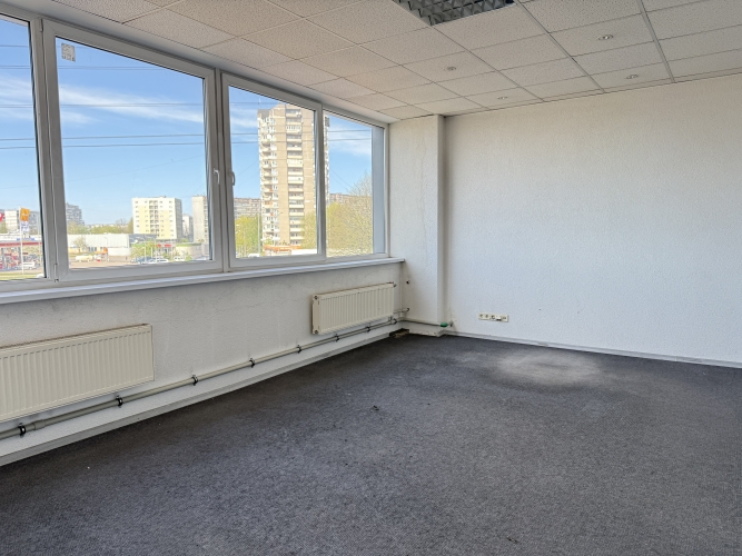 Sludinājumi. Biroja telpas industriālajā parkā Pļavniekos.  - Nomas maksā iekļauta apsaimniekošanas maksa, Cena: 409 EUR/mēn Foto #4