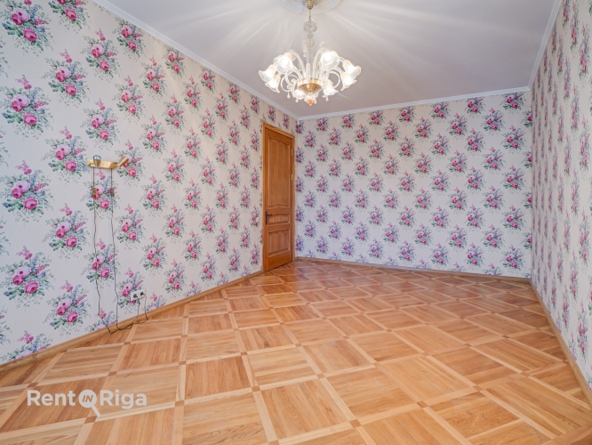 Sludinājumi. Elegants 4-istabu dzīvoklis Baznīcas ielā Pārdod plašu, gaišu un saulainu 4-istabu dzīvokli Cena: 350000 EUR Foto #8