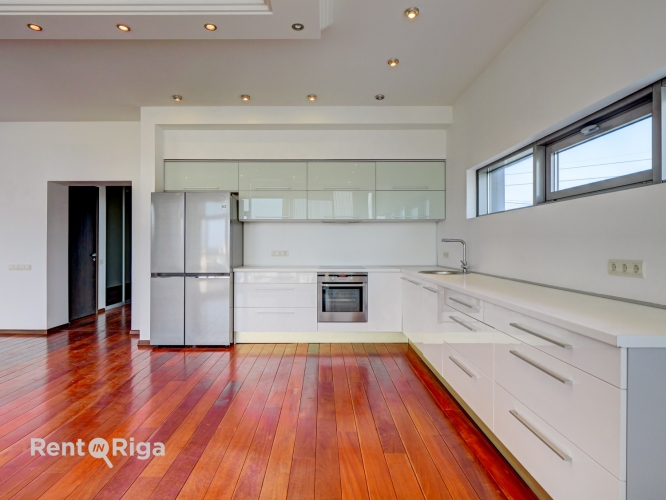 Sludinājumi. Piedāvājam īrei izsmalcinātas, gaišas un plašas biroja telpas prestižajā Pulkveža Brieža ielā, Cena: 3600 EUR/mēn Foto #6
