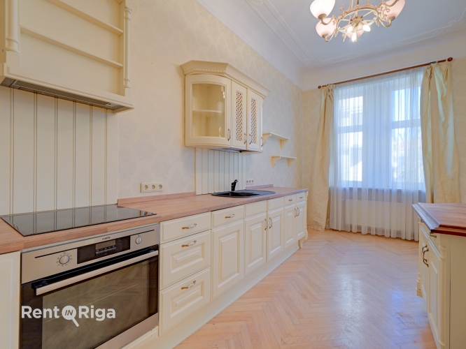Sludinājumi. Elegants 3-istabu dzīvoklis Baznīcas ielā Pārdod plašu, gaišu un saulainu 3-istabu dzīvokli Cena: 250000 EUR Foto #7