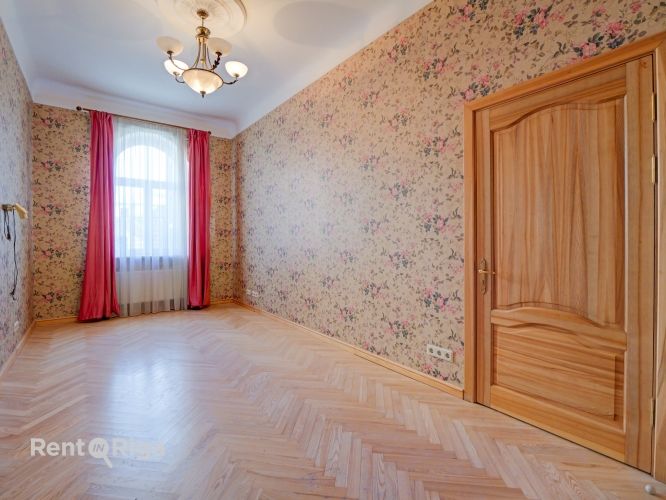 Sludinājumi. Elegants 3-istabu dzīvoklis Baznīcas ielā Pārdod plašu, gaišu un saulainu 3-istabu dzīvokli Cena: 250000 EUR Foto #8