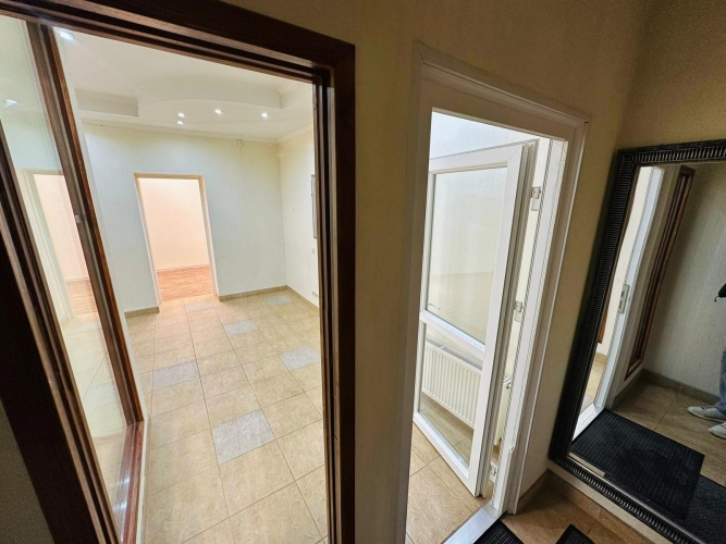 Sludinājumi. Pārdod biroja telpas ar atsevišķu ieeju!  Piedāvājumā funkcionālas un daudzpusīgas biroja telpas Cena: 124000 EUR Foto #9