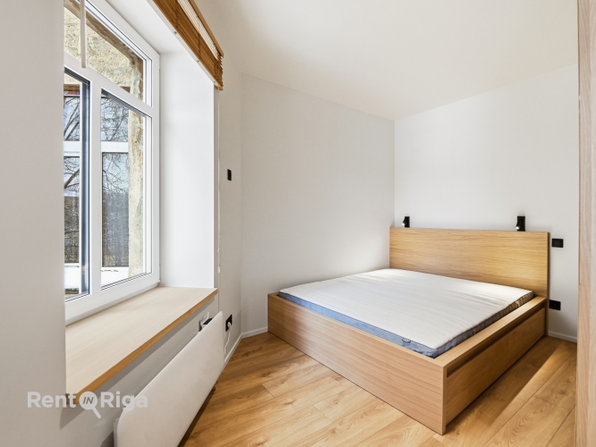 Sludinājumi. Izīrē pārdomātu 1 istabas dzīvokli!  Ienākot dzīvoklī priekštelpa un plašs drēbju skapis, kas arī Cena: 350 EUR/mēn Foto #6