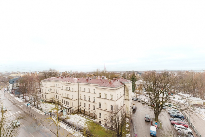 Sludinājumi. Īrei pieejams studio tipa dzīvoklis jaunajā projektā.  Dzīvoklis ir aprīkots ar visu nepieciešamo, Cena: 350 EUR/mēn Foto #6