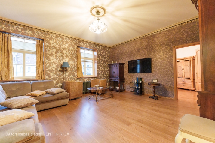 Sludinājumi. Tiek pārdots elegants un pilnībā aprīkots dzīvoklis Vecrīgas sirdī  Tirgoņu un Krāmu ielas Cena: 230000 EUR Foto #1