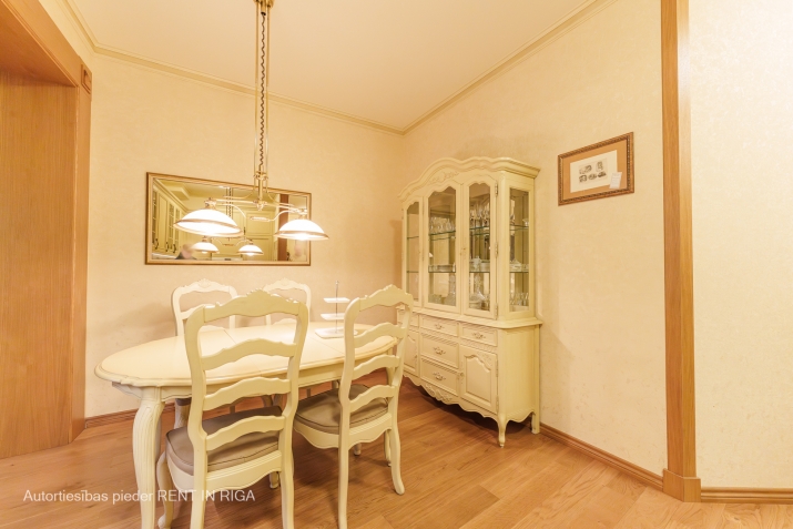 Sludinājumi. Tiek pārdots elegants un pilnībā aprīkots dzīvoklis Vecrīgas sirdī  Tirgoņu un Krāmu ielas Cena: 230000 EUR Foto #6