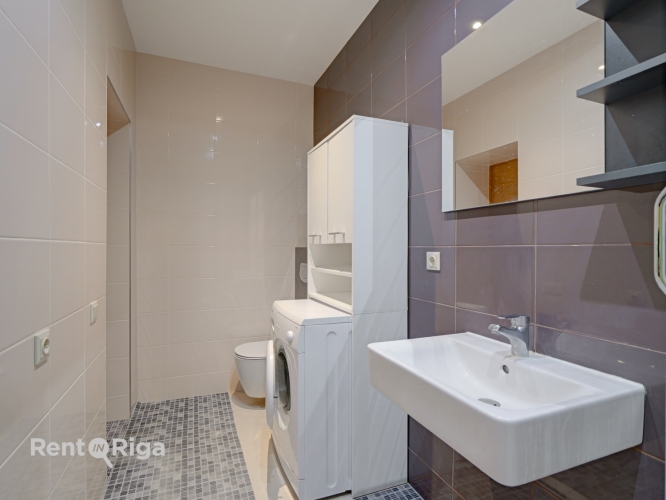 Sludinājumi. Pārdod 2-istabu dzīvokli Āgenskalnā  Īves ielā 3  Pārdošanā pieejams 2 istabu dzīvoklis pilnībā Cena: 109200 EUR Foto #5