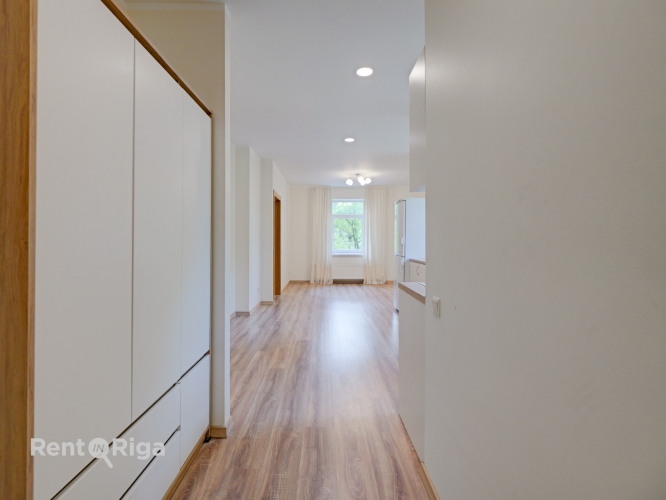 Sludinājumi. Pārdod 2-istabu dzīvokli Āgenskalnā  Īves ielā 3  Pārdošanā pieejams 2 istabu dzīvoklis pilnībā Cena: 99600 EUR Foto #2