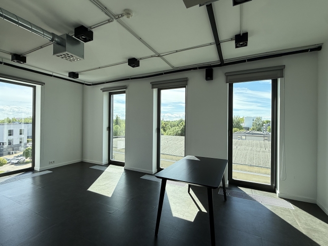 Sludinājumi. Izīrē modernas biroja telpas Mūkusalas Biznesa Centrā.  Piedāvājam gaišas un mūsdienīgas biroja Cena: 3994 EUR/mēn Foto #8