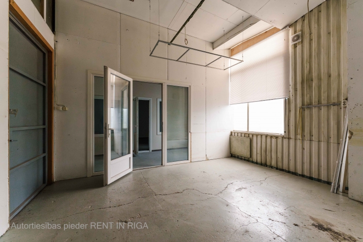Объявление. Heated production or warehouse premises on the 2nd floor.  The building was constructed in 1994 Цена: 660 EUR/мес. Foto #4