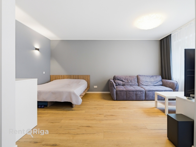 Sludinājumi. Pārdod gaišu un mājīgu dzīvokli Purvciemā!  Ienākot dzīvoklī, jūs sagaida priekšnams, no kura ir Cena: 64900 EUR Foto #1