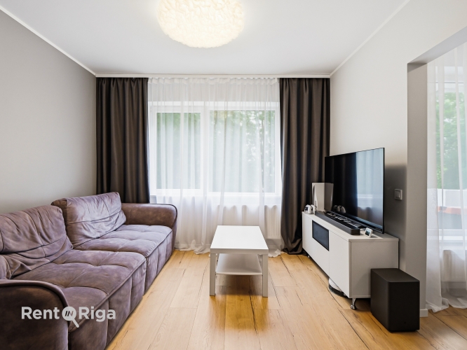 Sludinājumi. Pārdod gaišu un mājīgu dzīvokli Purvciemā!  Ienākot dzīvoklī, jūs sagaida priekšnams, no kura ir Cena: 64900 EUR Foto #4