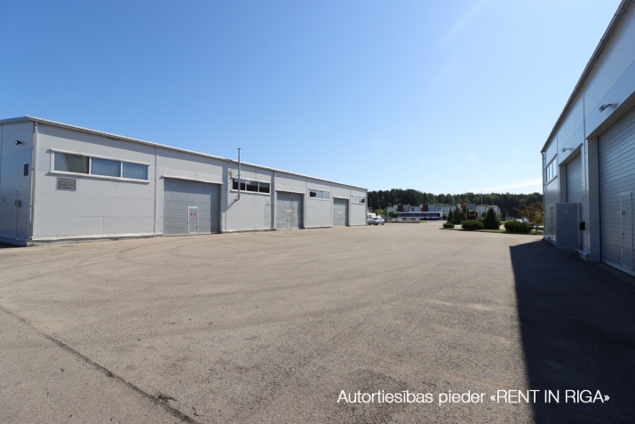 Sludinājumi. Apkurināmas noliktavas telpas + teritorija Piņķos.  + 1. stāvs.  + Griestu augstums līdz pārliktin~ Cena: 4212 EUR/mēn Foto #1