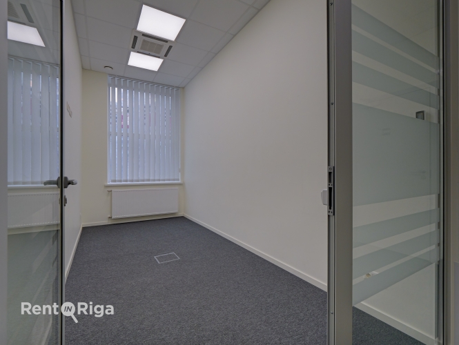 Sludinājumi. Iznomā lieliskas biroja telpas pašā Rīgas centrā Dzirnavu un Baznīcas ielu krustojumā tieši pretim Cena: 3199 EUR/mēn Foto #6