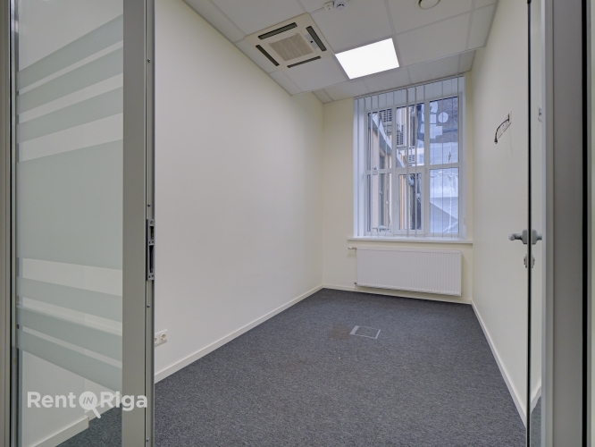 Sludinājumi. Iznomā lieliskas biroja telpas pašā Rīgas centrā Dzirnavu un Baznīcas ielu krustojumā tieši pretim Cena: 3199 EUR/mēn Foto #7