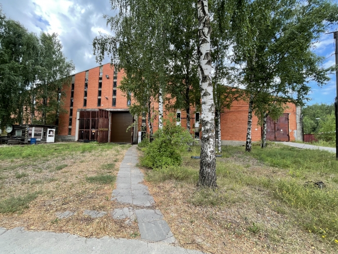 Sludinājumi. Iznomājam neapkurināmas noliktavas ar dzelzceļa rampām.  Apsargājama, asfaltēta teriotrija, Cena: 20000 EUR/mēn Foto #1