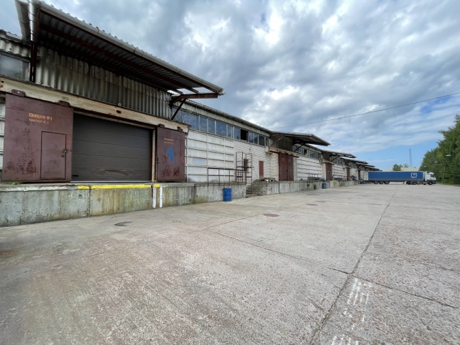 Sludinājumi. Iznomājam neapkurināmas noliktavas ar dzelzceļa rampām.  Apsargājama, asfaltēta teriotrija, Cena: 20000 EUR/mēn Foto #2